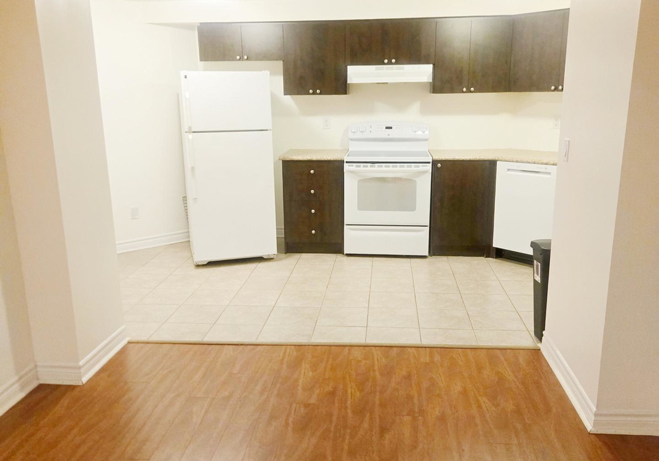 4594-bismark-crescent-mississauga-ontario-w13523456