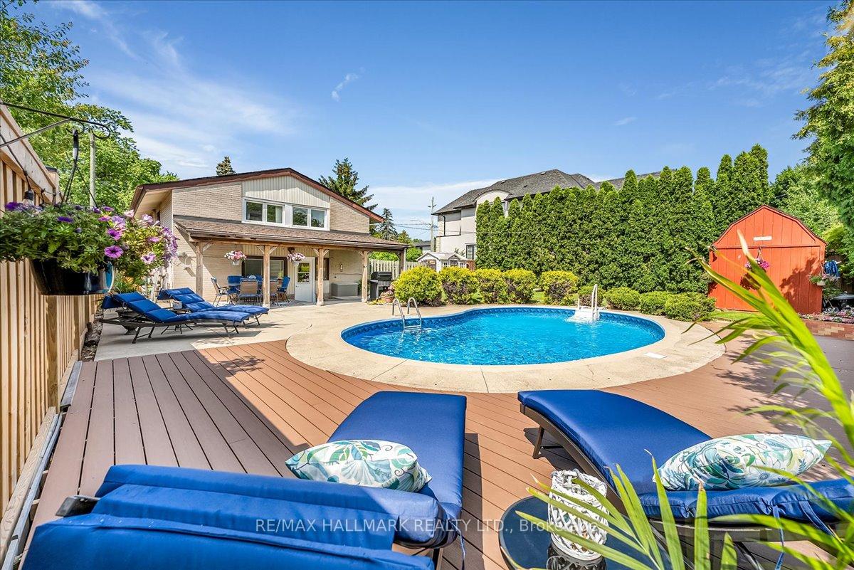 433-seabourne-drive-oakville-ontario-w13523556