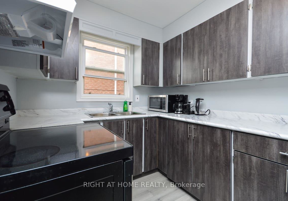 9-donald-avenue-toronto-toronto-ontario-w13523682