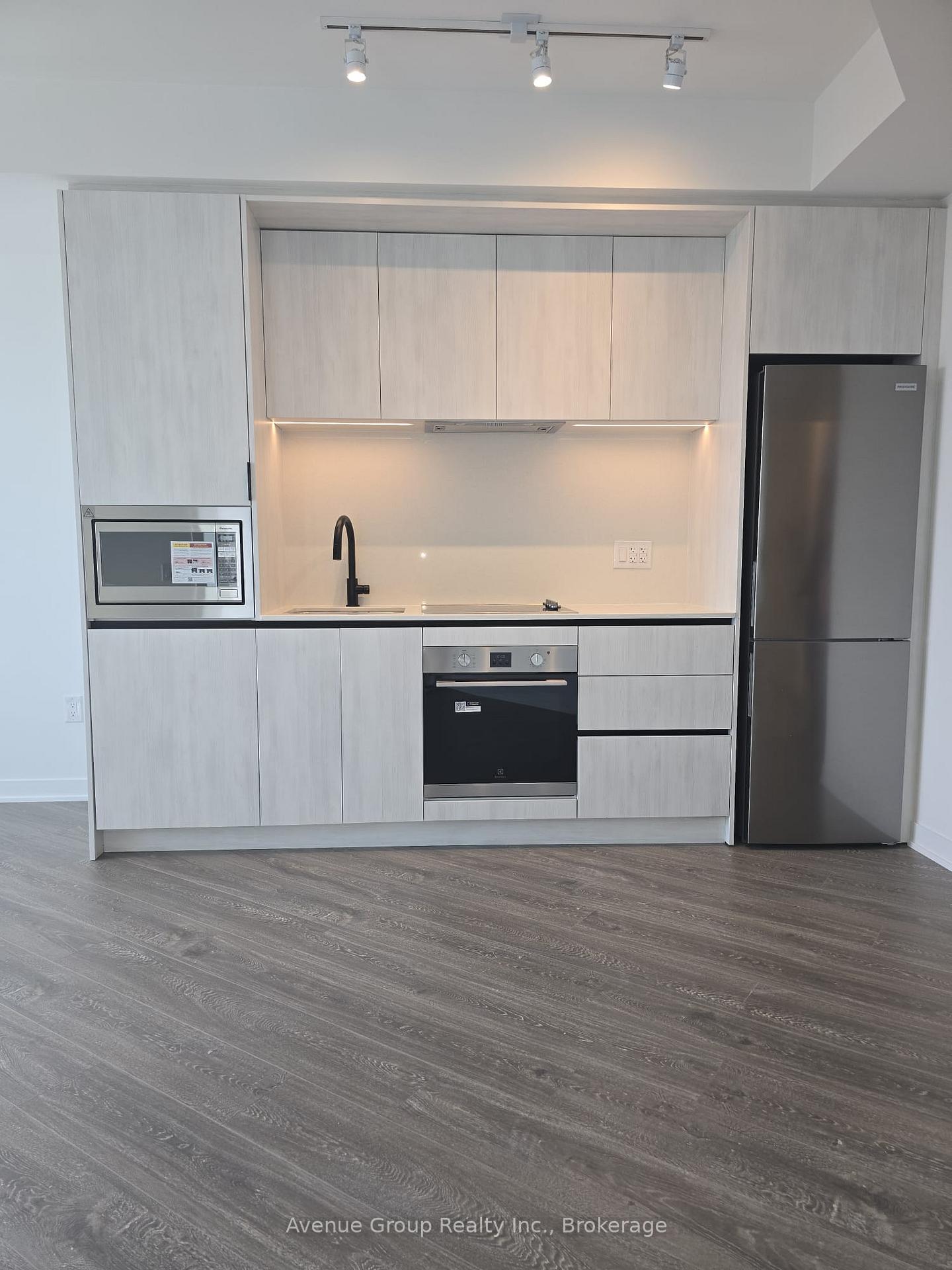 2495-eglinton-avenue-w-mississauga-ontario-w13524104