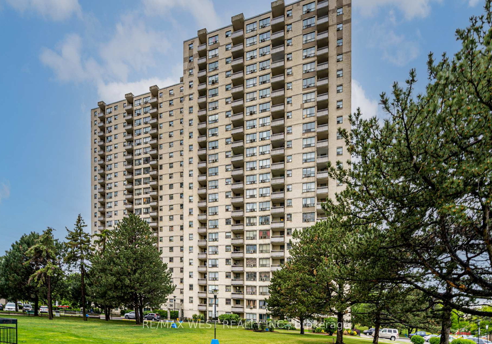390-dixon-road-toronto-etobicoke-ontario-w13524832