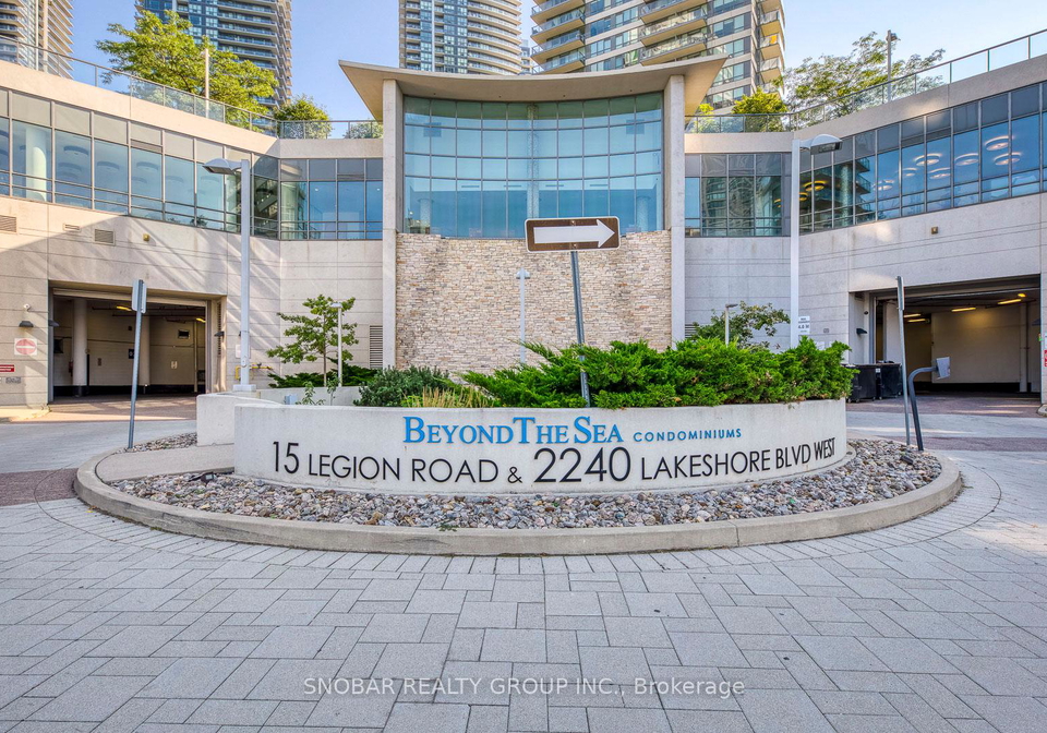 15-legion-road-toronto-etobicoke-ontario-w13524942