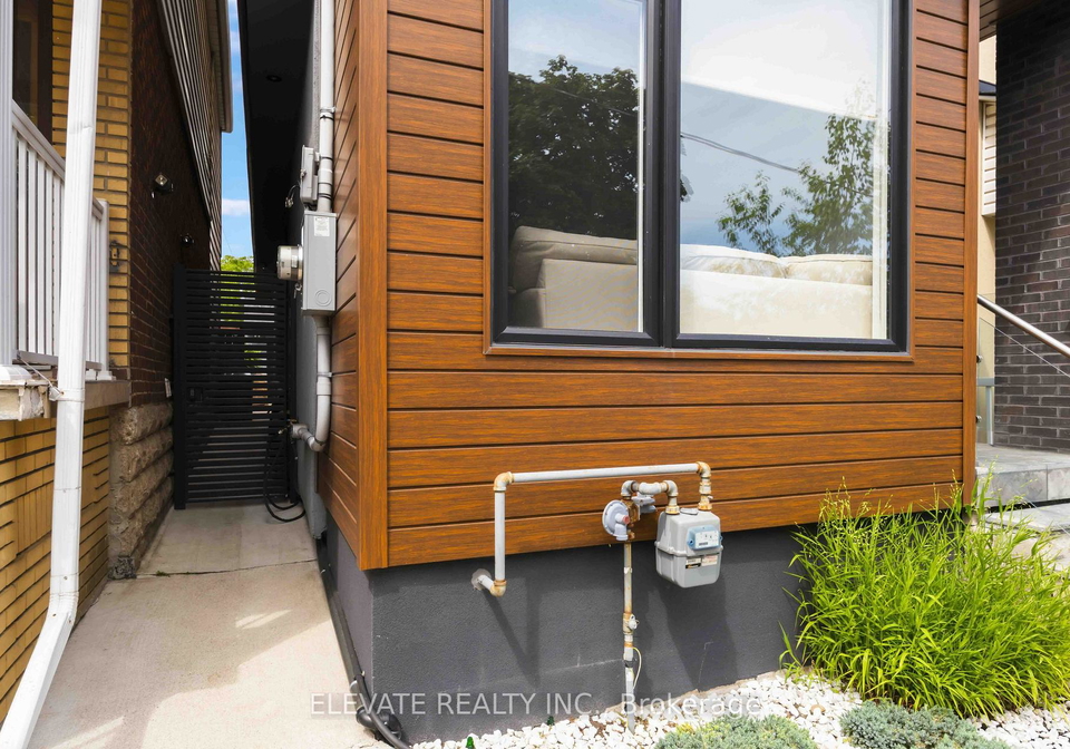 220-gilbert-avenue-toronto-toronto-ontario-w13525384