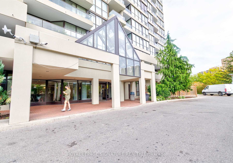 5-rowntree-road-toronto-etobicoke-ontario-w13525982