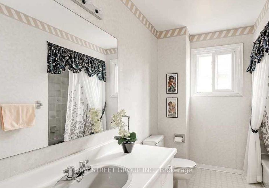 3177-colonial-drive-mississauga-ontario-w13526044