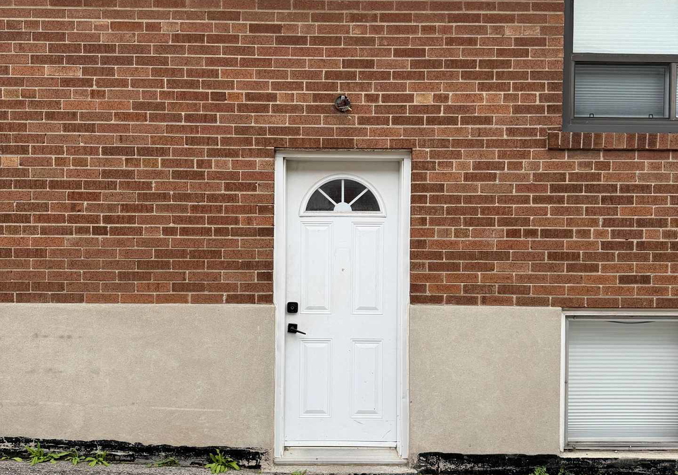 85-mulholland-avenue-toronto-north-york-ontario-w13526422