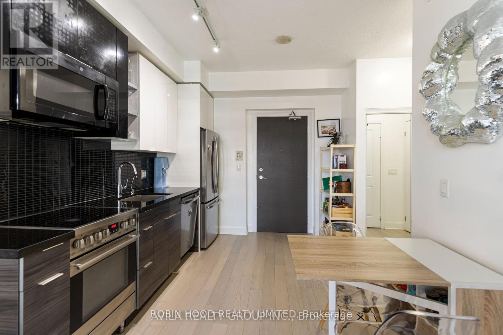 33-shore-breeze-drive-toronto-etobicoke-ontario-w13526540