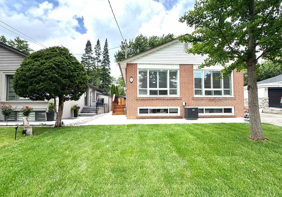 24-millburn-drive-toronto-etobicoke-ontario-w13526944