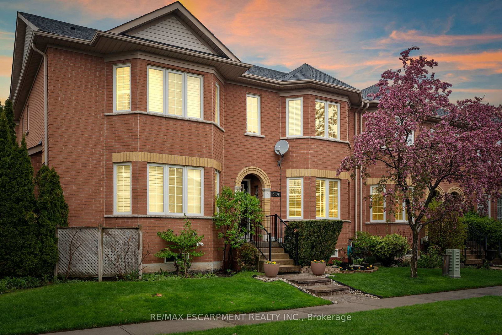2130-forest-gate-park-oakville-ontario-w13526970