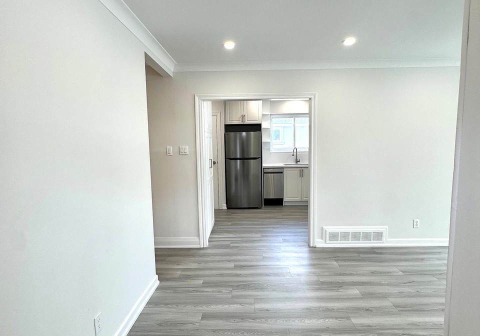 24-millburn-drive-toronto-etobicoke-ontario-w13526982