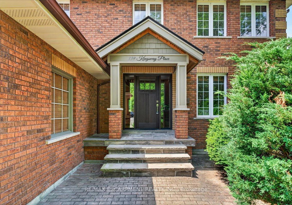 339-kingsway-place-milton-ontario-w13526994