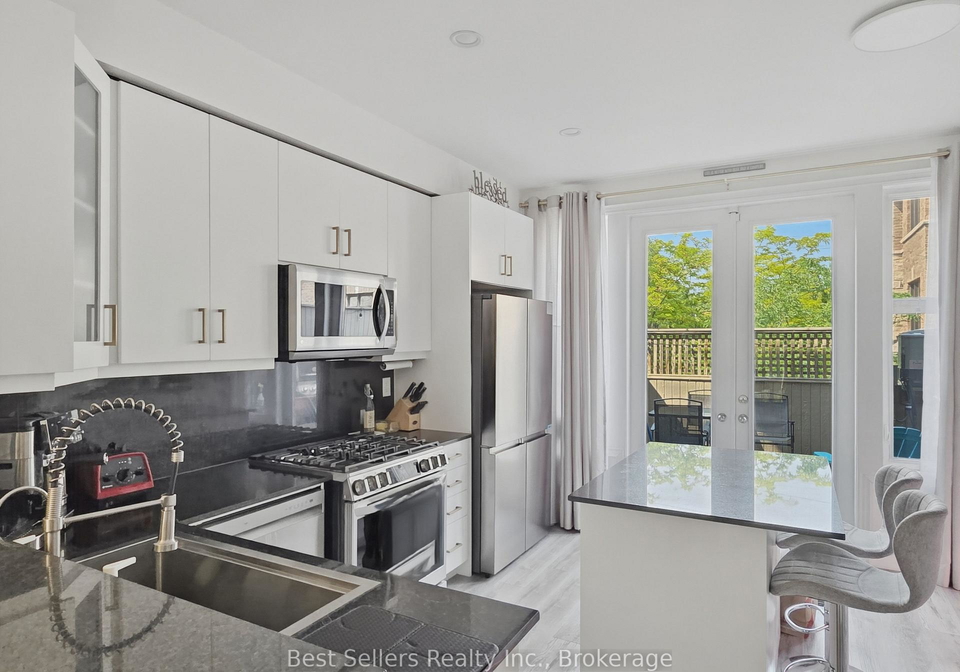 1812-burnhamthorpe-road-e-mississauga-ontario-w13527038