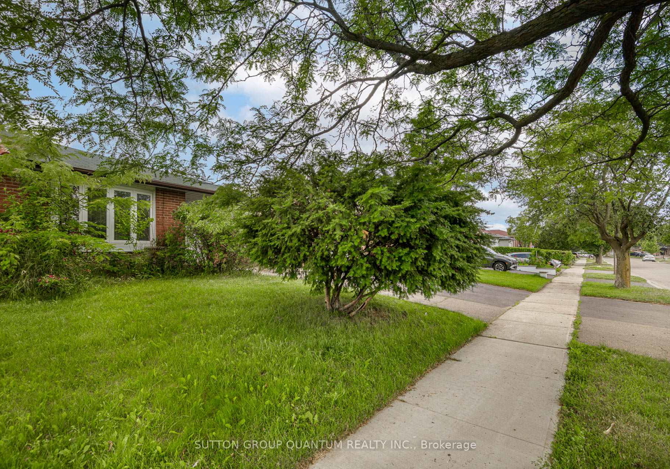 754-eaglemount-crescent-mississauga-ontario-w13527216