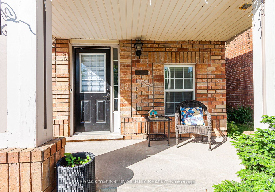 688-hamilton-crescent-milton-ontario-w13527504