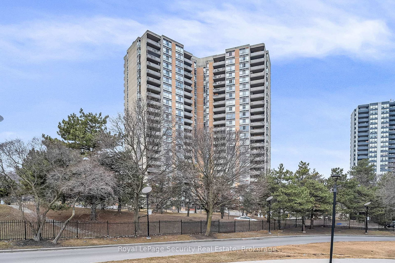 10-martha-eaton-way-toronto-north-york-ontario-w13527598