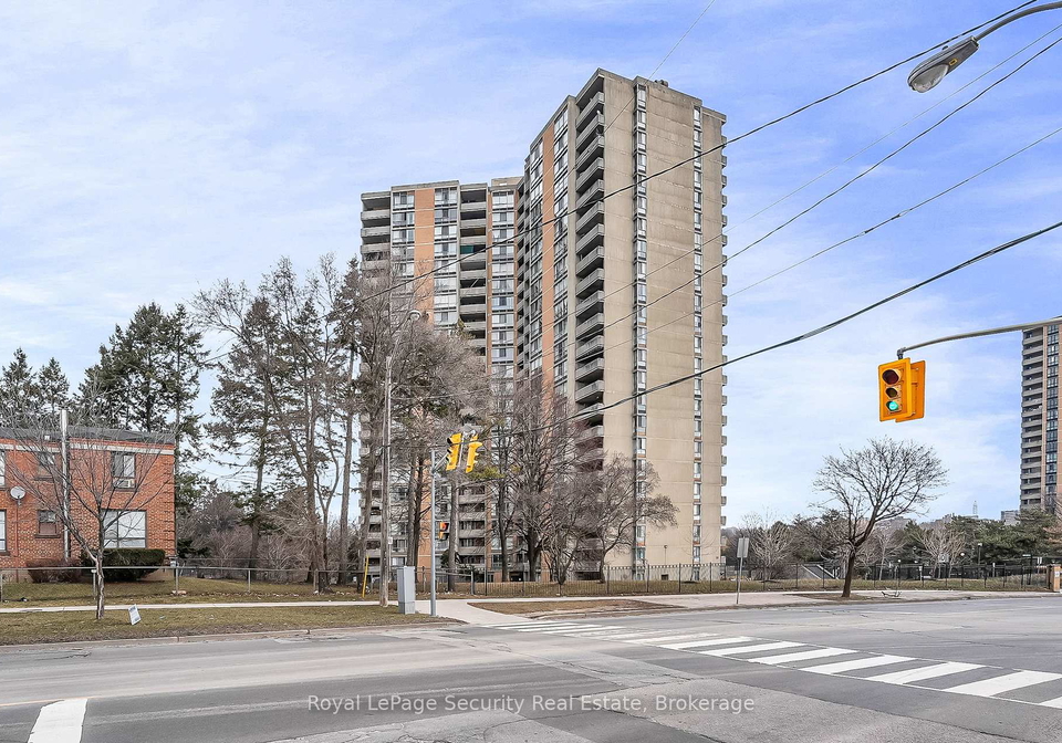 10-martha-eaton-way-toronto-north-york-ontario-w13527598