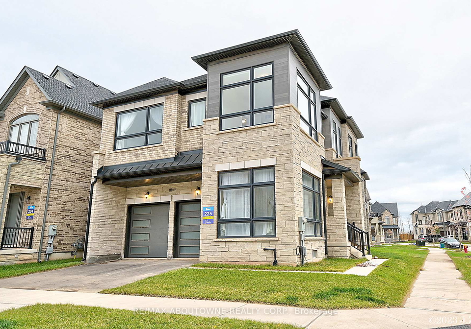 1197-stag-hollow-oakville-ontario-w13527652