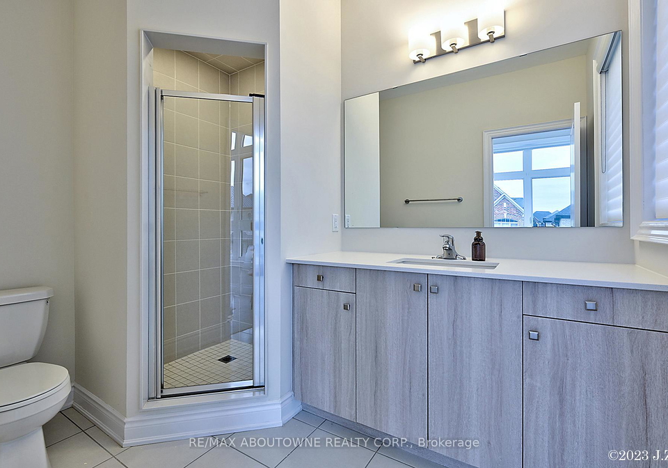 1197-stag-hollow-oakville-ontario-w13527652