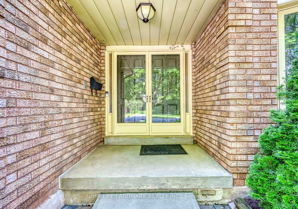 1237-beechgrove-crescent-oakville-ontario-w13528034