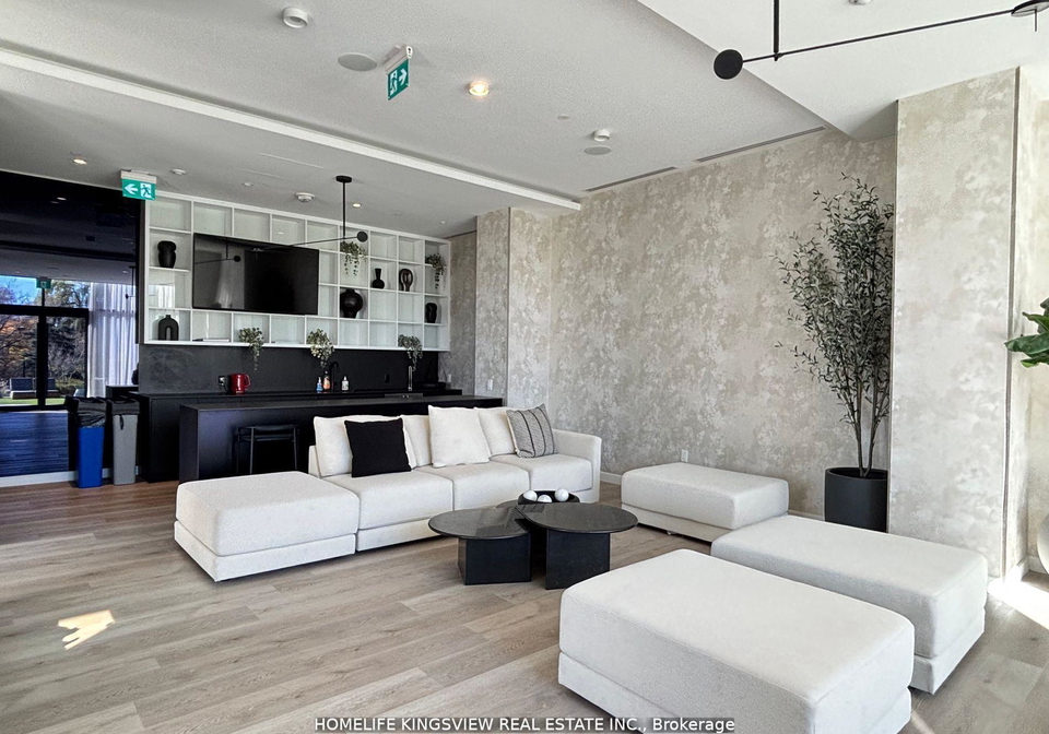 86-dundas-street-e-mississauga-ontario-w13528232