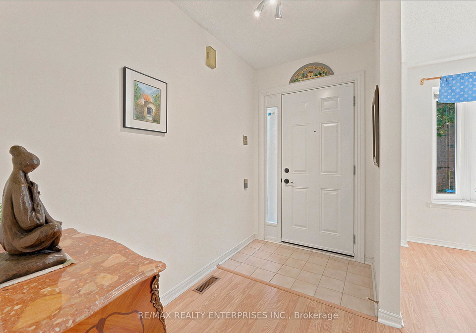 4635-regents-terrace-mississauga-ontario-w13528244