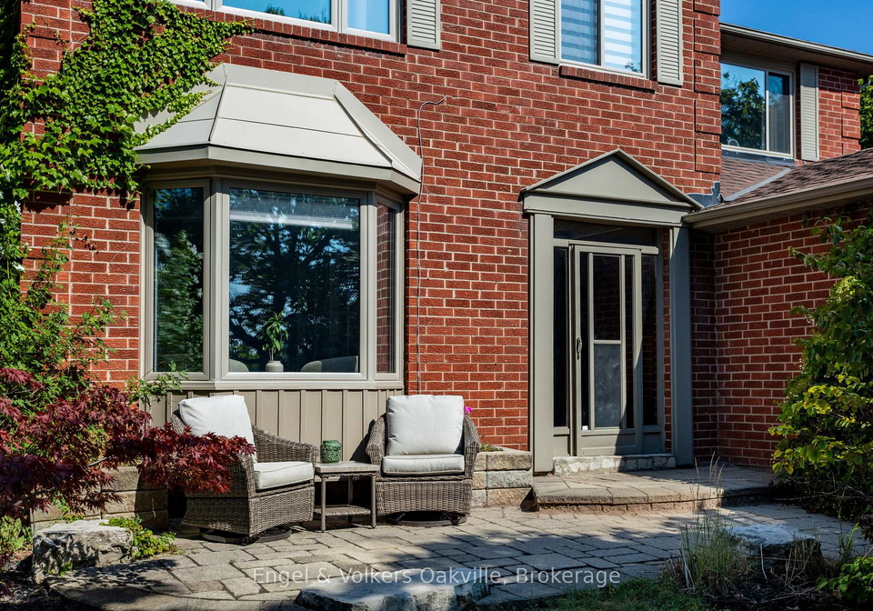 1181-grange-road-oakville-ontario-w13528246
