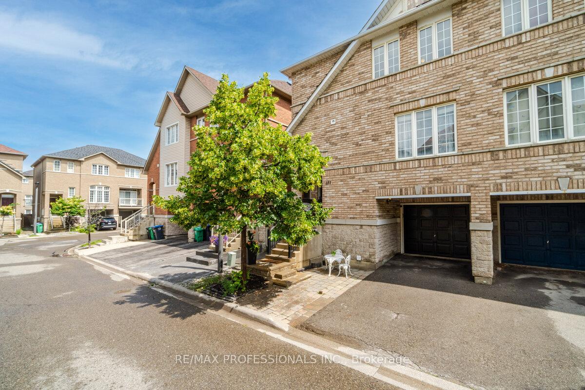 7155-magistrate-terrace-mississauga-ontario-w13528678