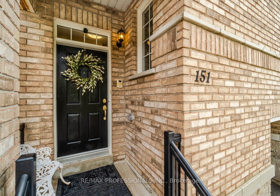7155-magistrate-terrace-mississauga-ontario-w13528678