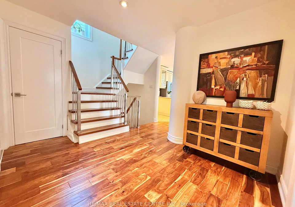 2197-munns-avenue-oakville-ontario-w13528816