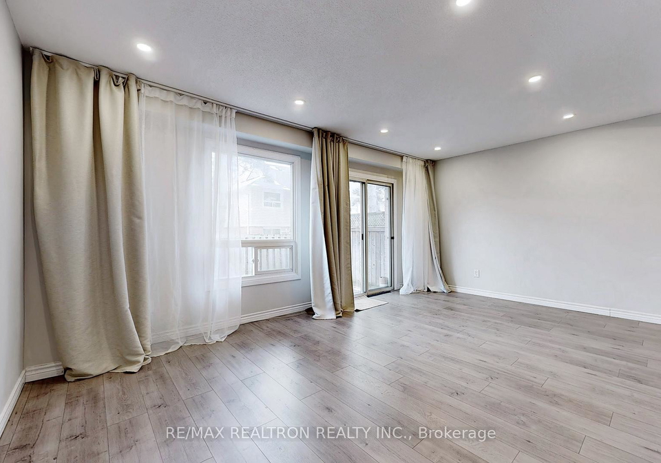 2079-the-collegeway-way-mississauga-ontario-w13528868