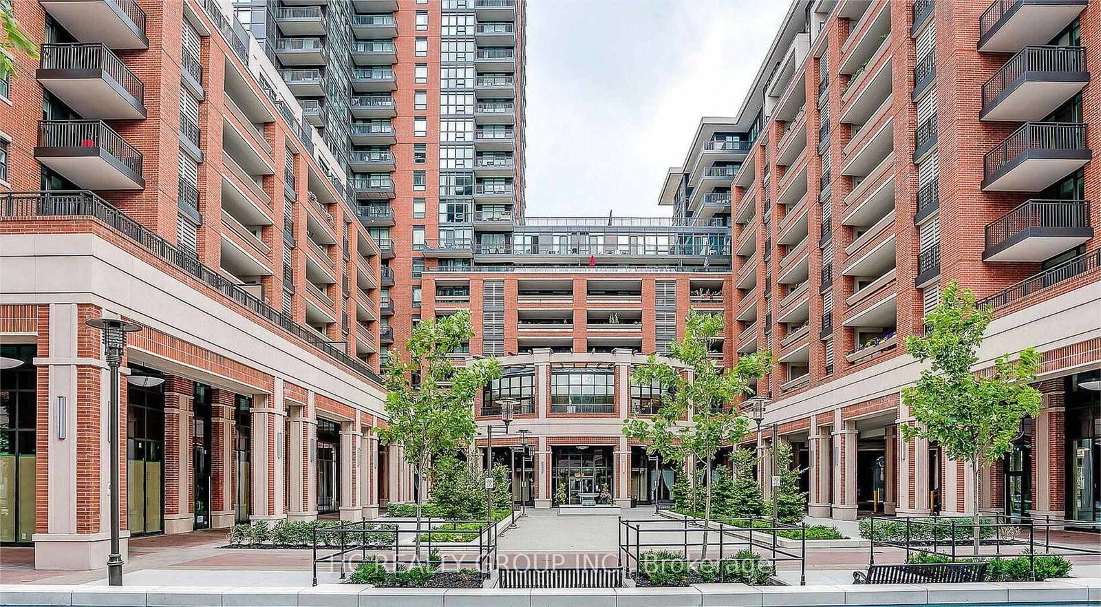 830-lawrence-avenue-w-toronto-north-york-ontario-w13528932