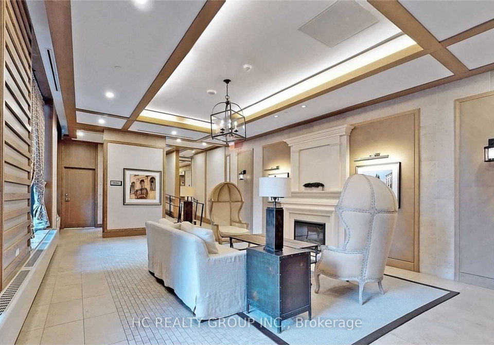 830-lawrence-avenue-w-toronto-north-york-ontario-w13528932