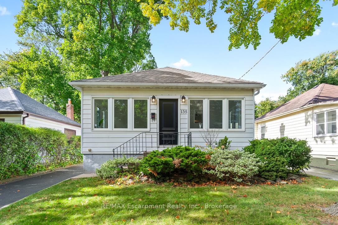 135-deane-avenue-oakville-ontario-w13528986