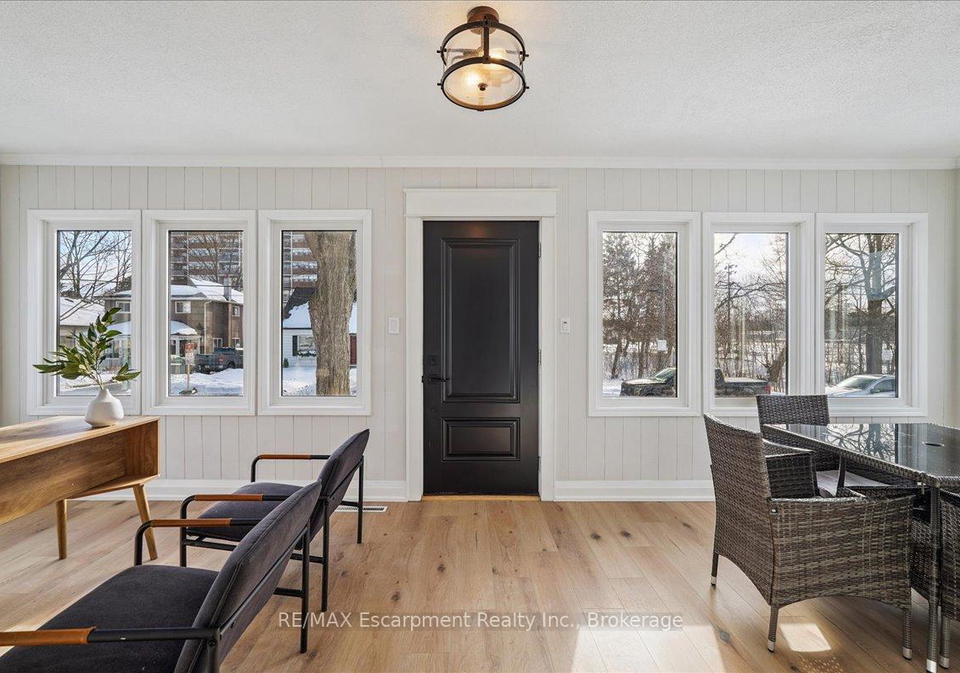 135-deane-avenue-oakville-ontario-w13528986