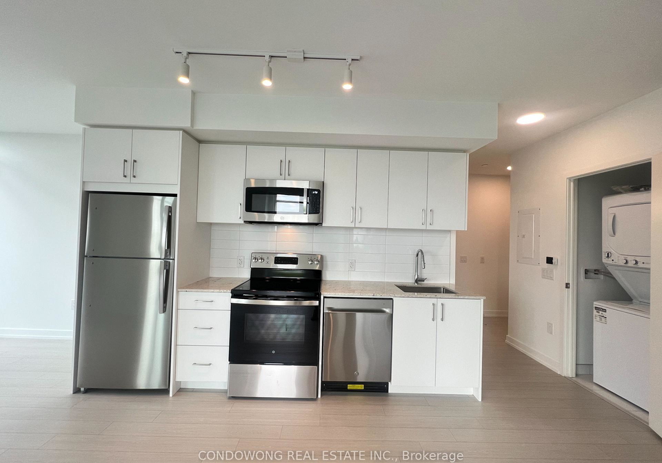 4010-eglinton-avenue-w-toronto-etobicoke-ontario-w13529204
