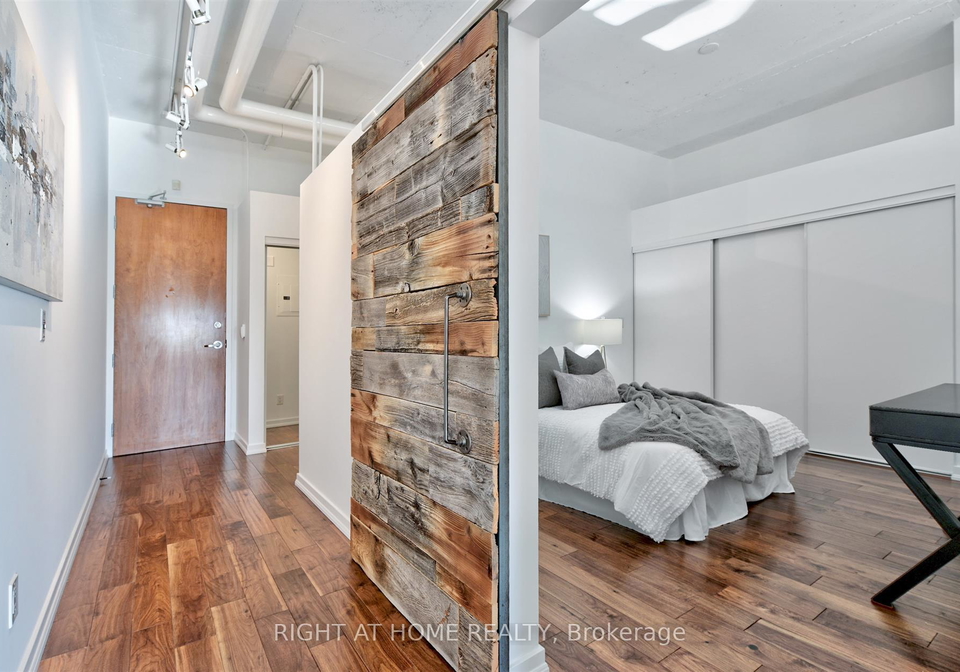 2-fieldway-road-toronto-etobicoke-ontario-w13529270