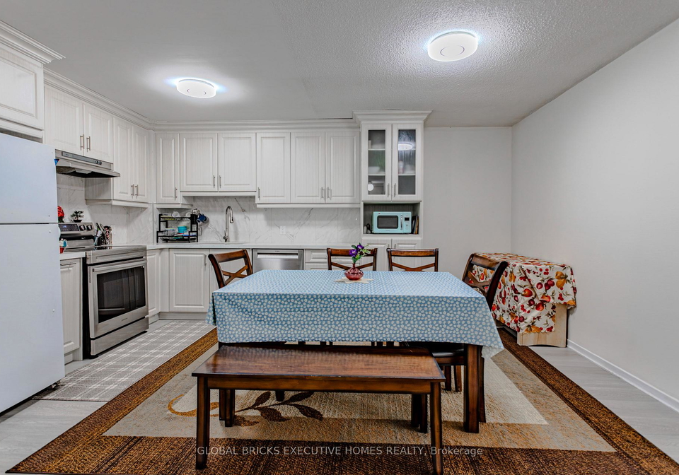 1275-cornerbrook-place-mississauga-ontario-w13529892