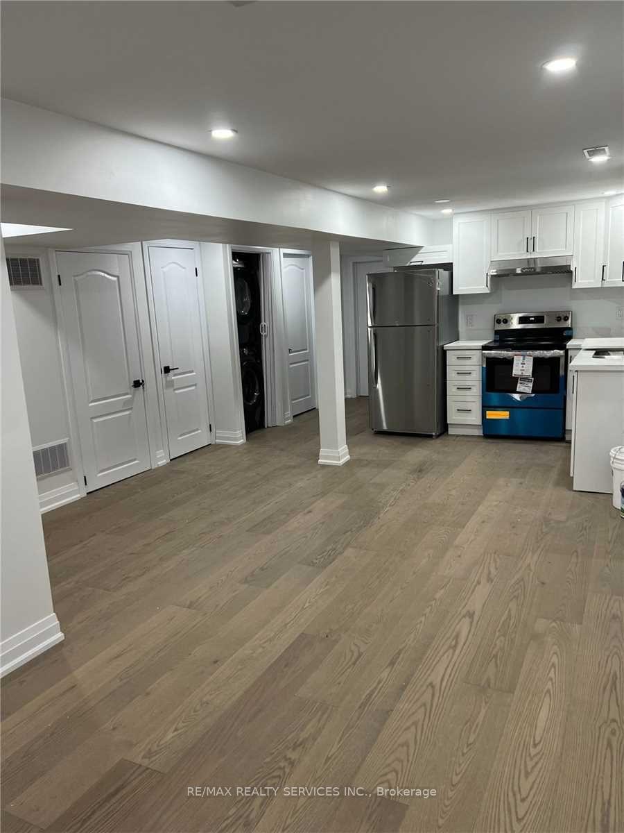 32-trewartha-crescent-brampton-ontario-w13530020
