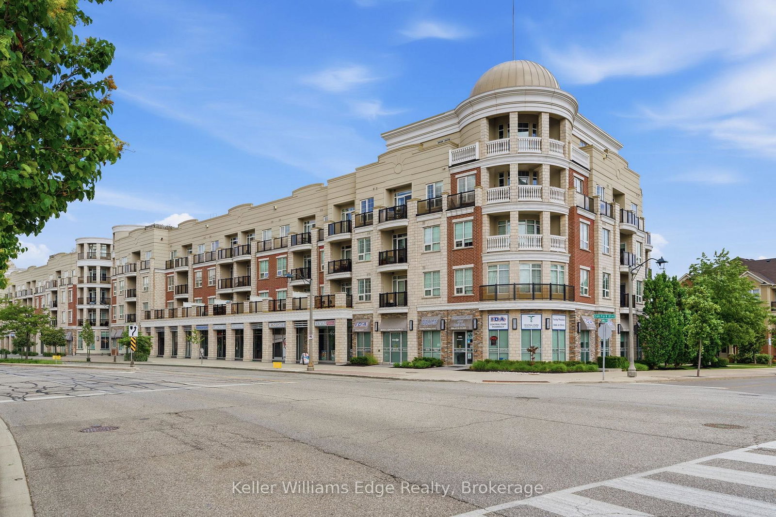 216-oak-park-boulevard-oakville-ontario-w13530536