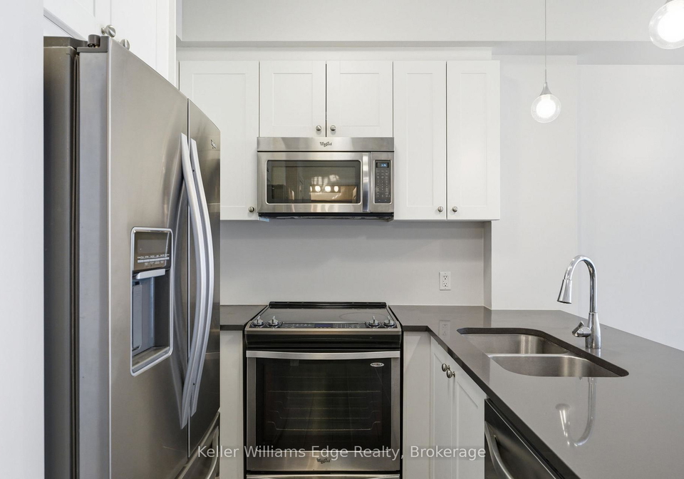 216-oak-park-boulevard-oakville-ontario-w13530536