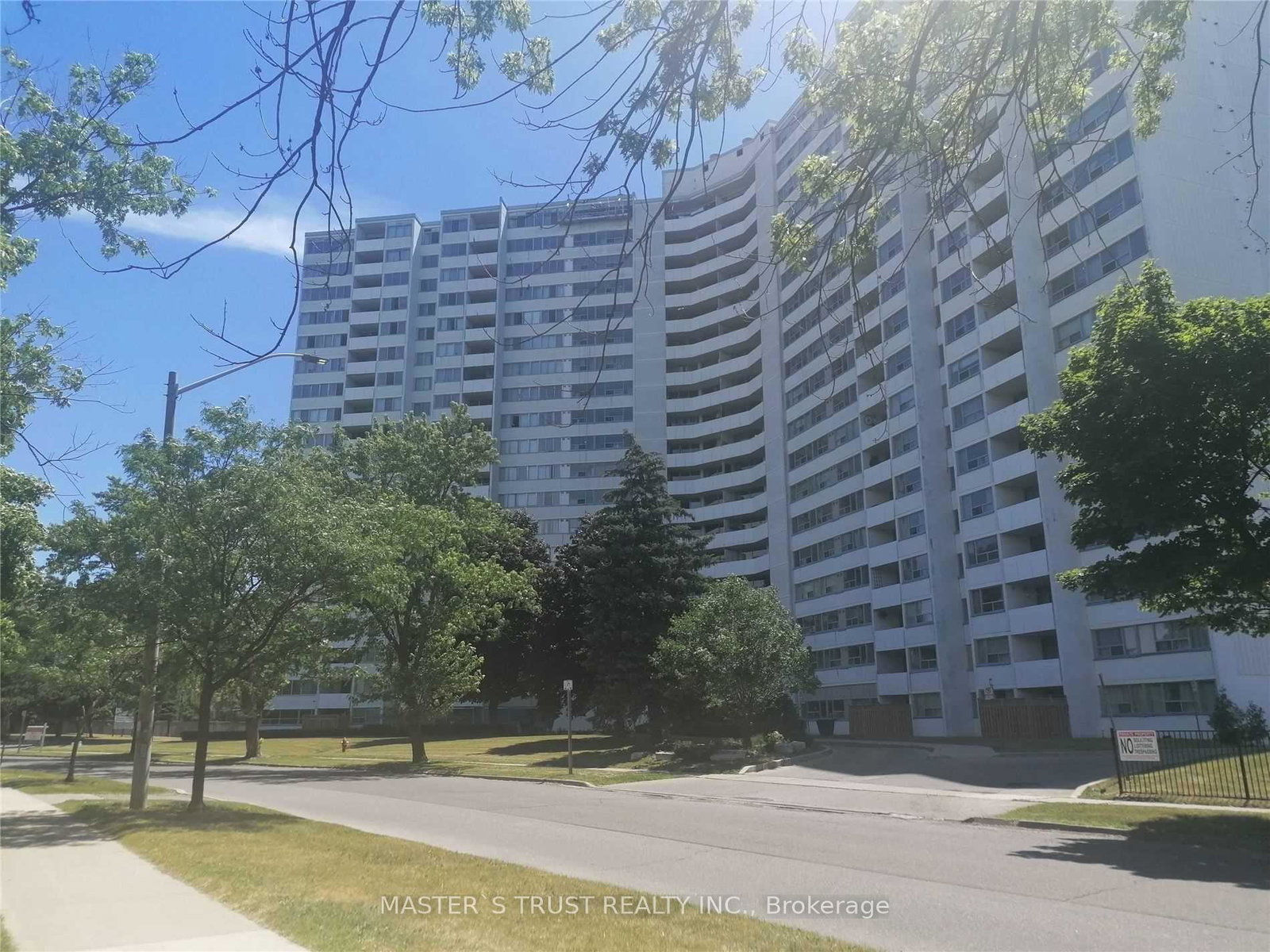 530-lolita-gardens-mississauga-ontario-w13530540