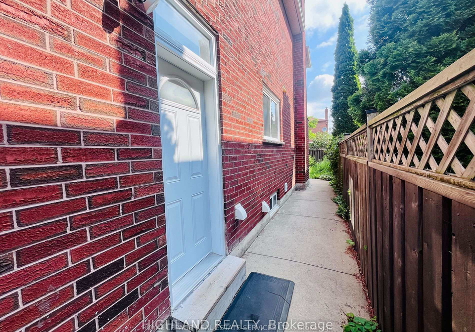 252-hickory-circle-oakville-ontario-w13530612