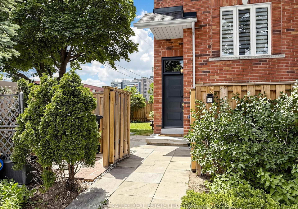 10-lightbourn-avenue-toronto-toronto-ontario-w13530672