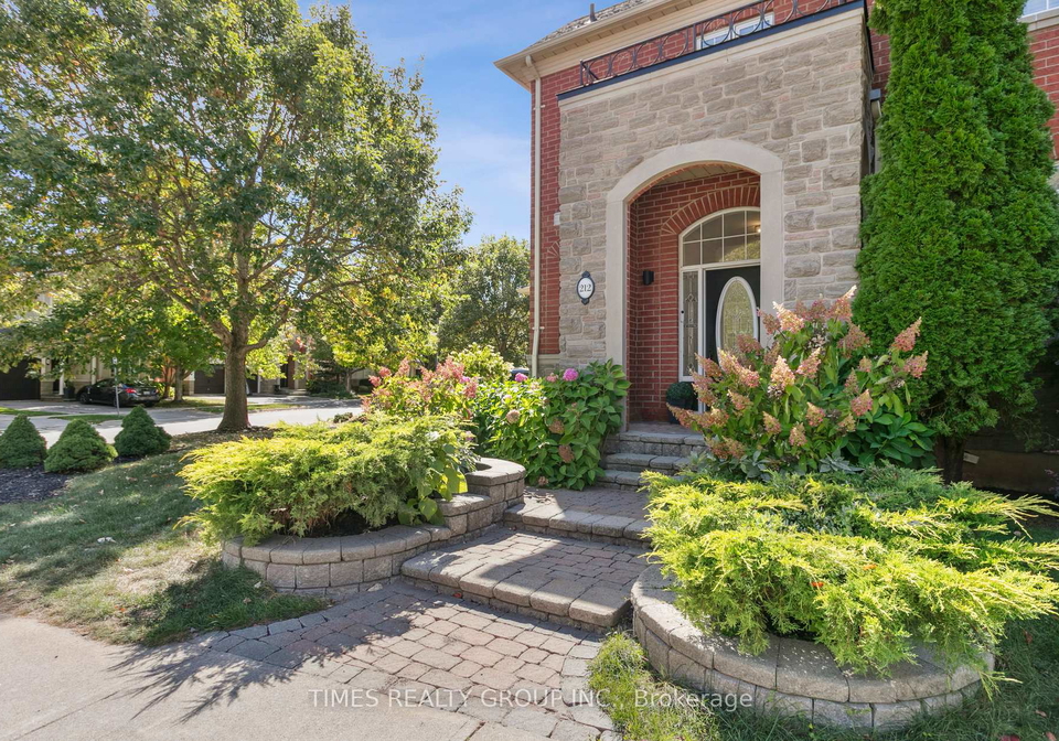 212-creek-path-avenue-oakville-ontario-w13531014