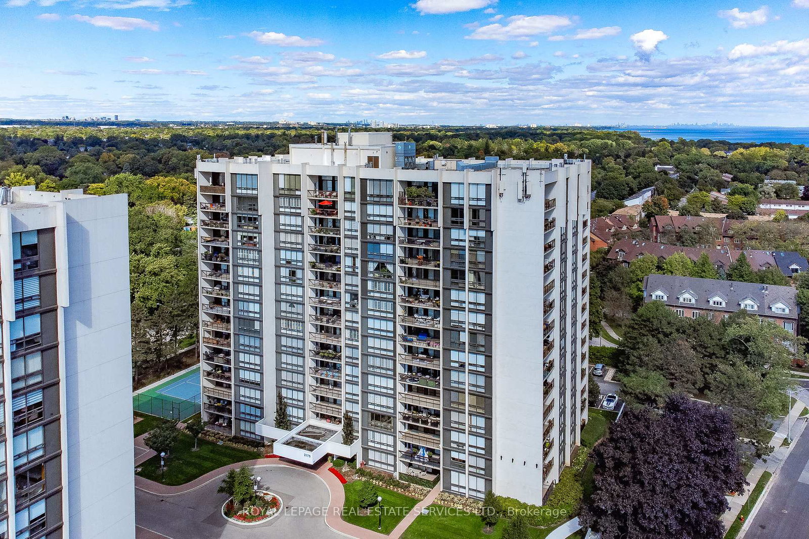 2175-marine-drive-oakville-ontario-w13531196