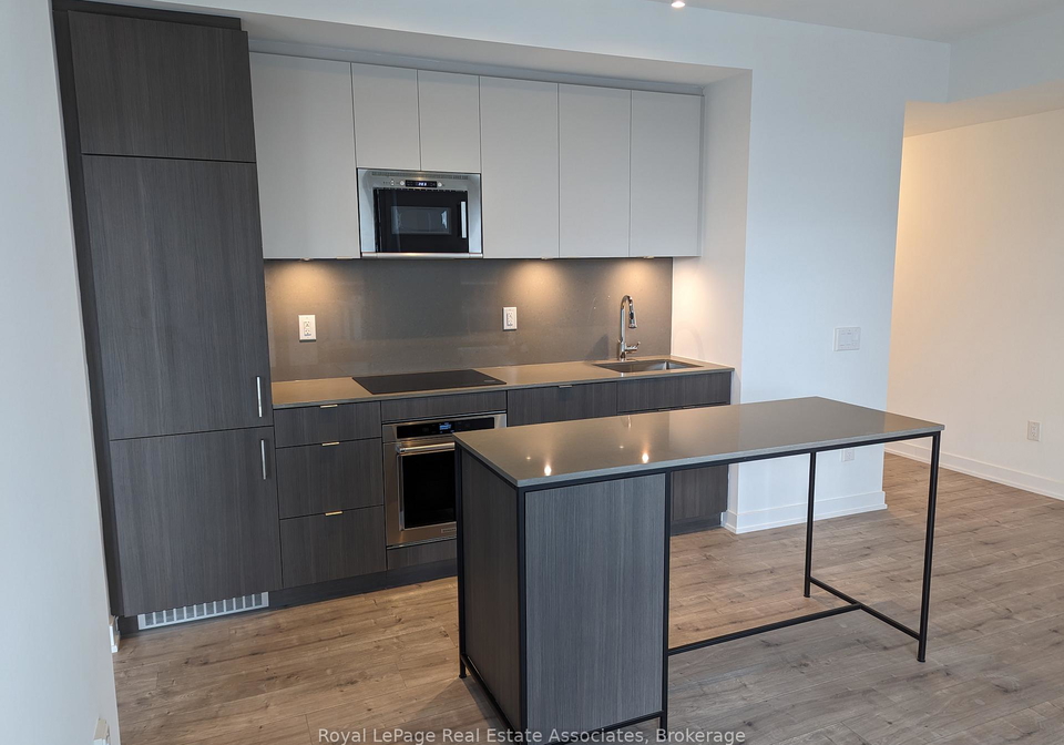 215-lakeshore-road-w-mississauga-ontario-w13531468