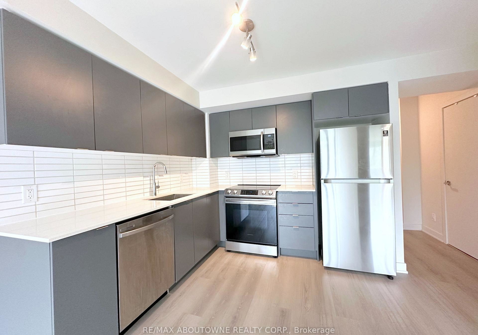 3385-dundas-street-w-toronto-toronto-ontario-w13531668