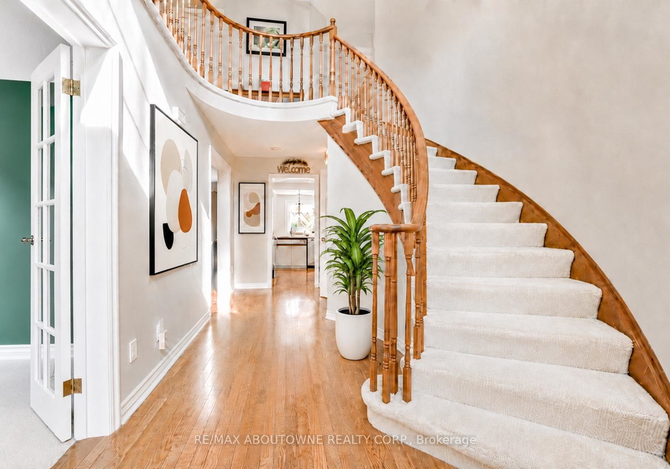1284-creekside-drive-oakville-ontario-w13531906