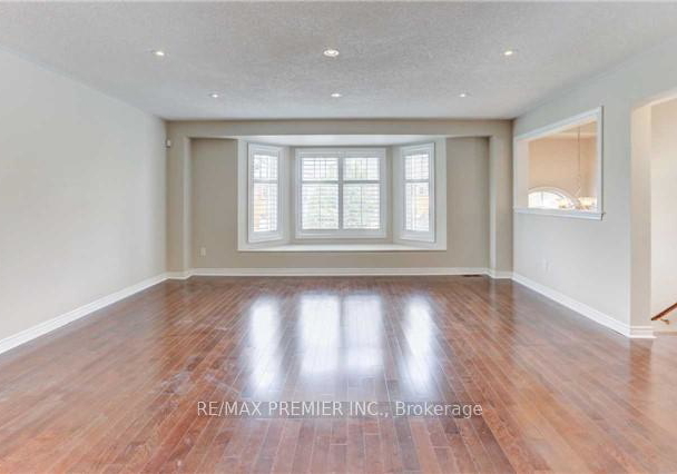 3080-highbourne-crescent-oakville-ontario-w13531934