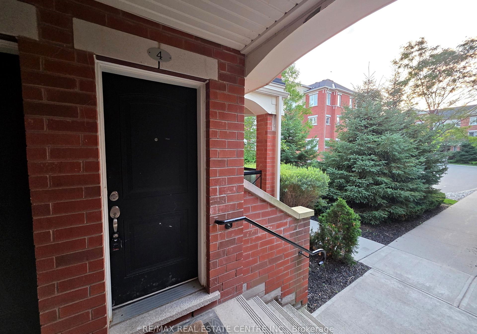 2472-post-road-oakville-ontario-w13532368